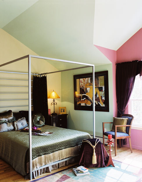 Дизайн спальной комнаты в ярком стиле